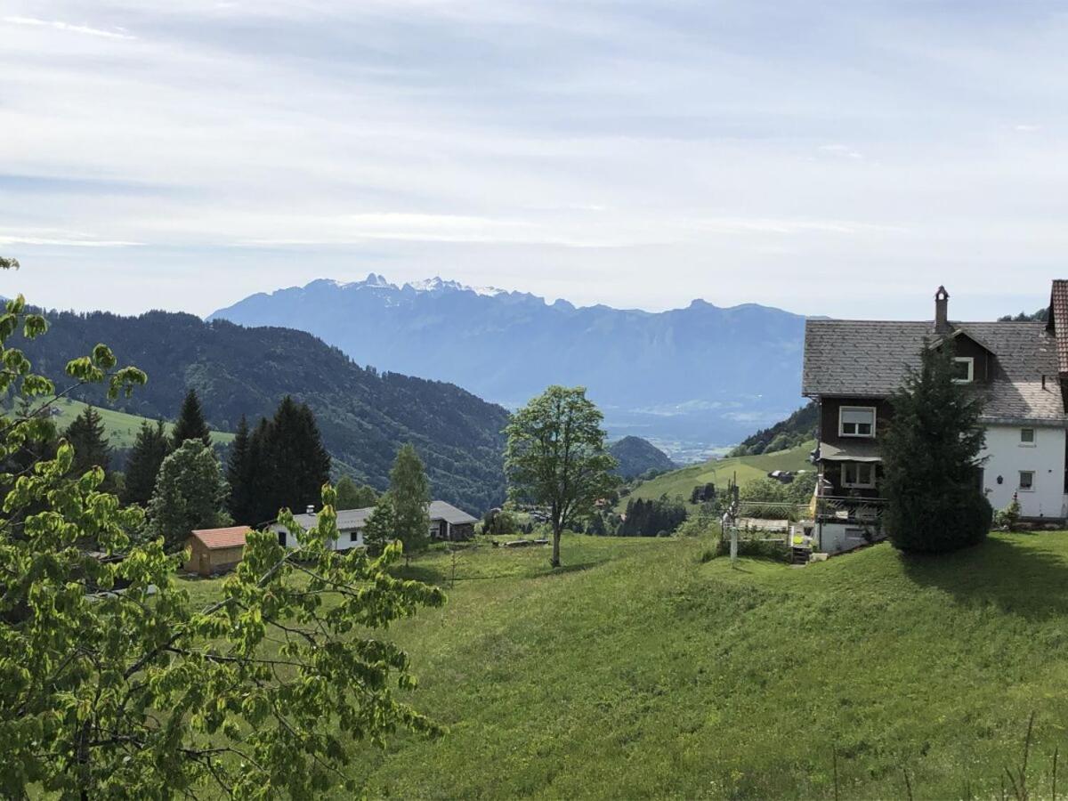 Walli Laterns - Ski Und Bergvergnuegen Direkt Vor Der Haustuer Exterior foto